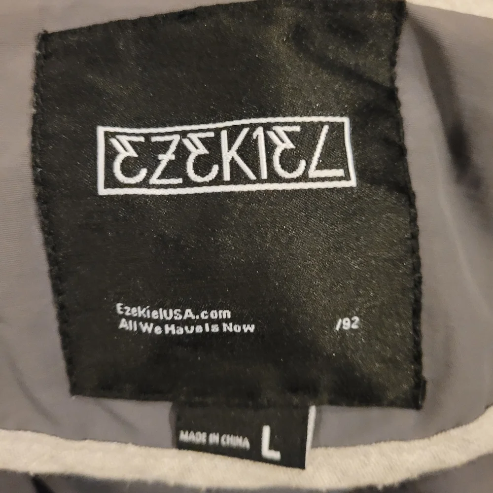 Ezekiel Men's Size Large Dylan Long Sleved Jacket in Charcoal Retails $70 Unisex - Picture 9 of 9